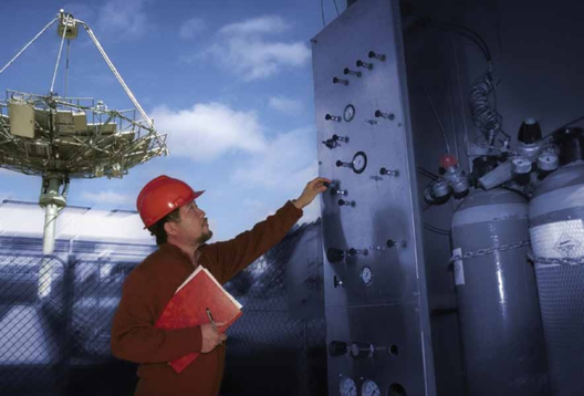 Adjusting the Solar Thermal Dish at the Lucas Heights Facility