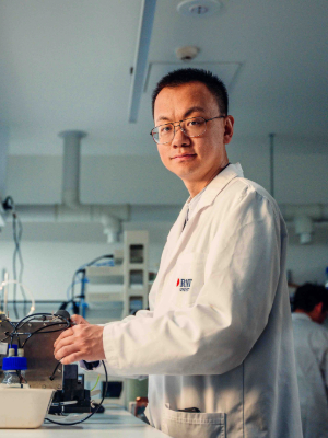 Two Fellows awarded PM Prizes for Science