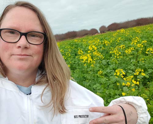 Max Day Awards support researchers to protect bees and frogs