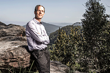 Peeking under Earth’s crust: Anton Hales Medal recipient talks giant volcanoes, mineral deposits and the impact of awards -thumbnail