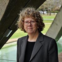 Elaine Sadler headshot
